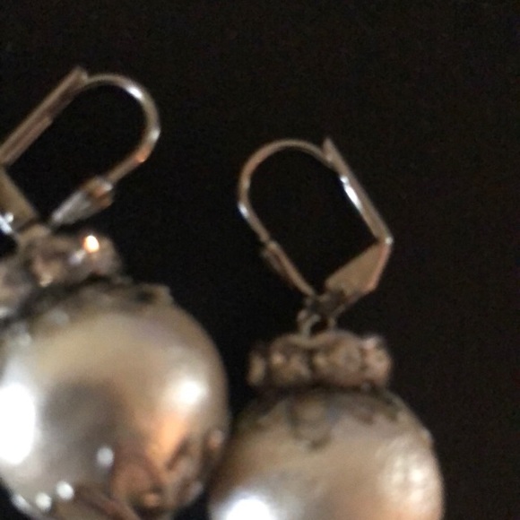 Glam Oyster Pearl earrings - Picture 4 of 4